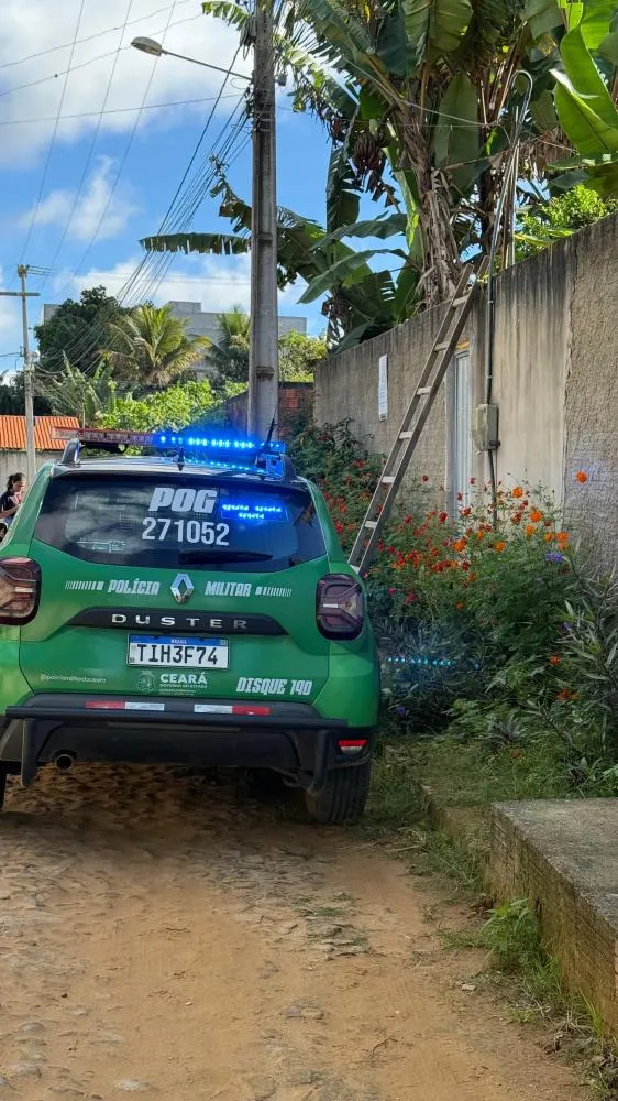 Homem é encontrado morto em estado de decomposição dentro de casa 